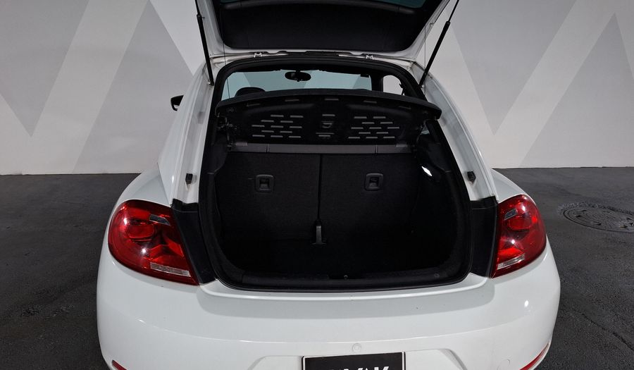 Volkswagen Beetle 2.5 SPORT MT Hatchback 2016