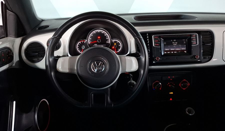 Volkswagen Beetle 2.5 SPORT MT Hatchback 2016