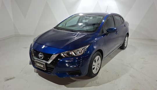 Nissan • Versa