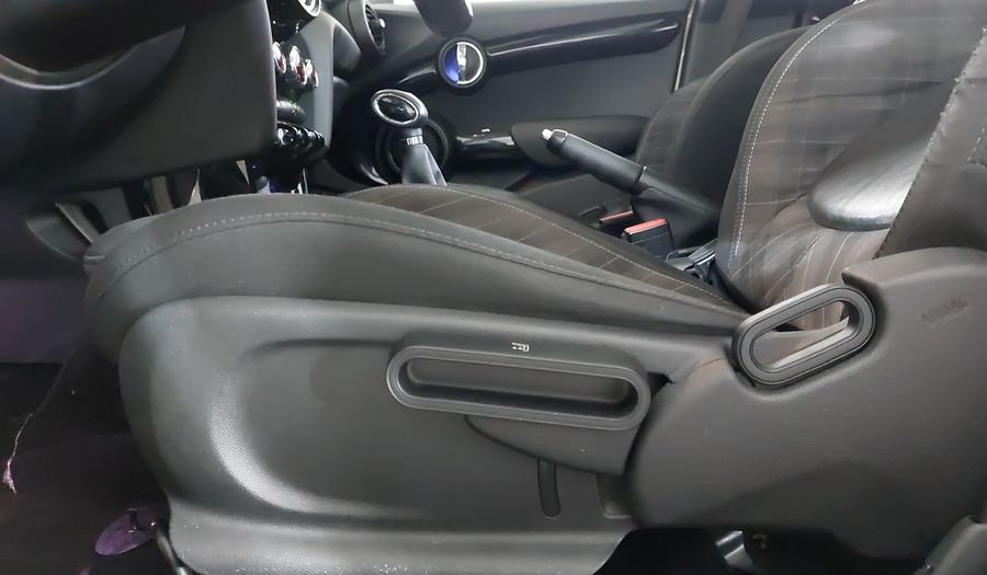 Mini Cooper 1.5 COOPER CHILI AT Hatchback 2017
