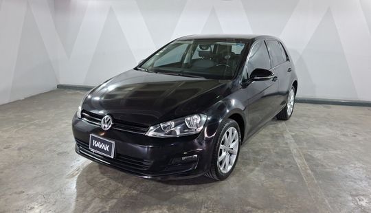 Volkswagen • Golf