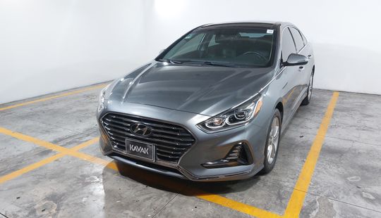Hyundai • Sonata