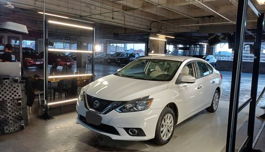 Nissan • Sentra