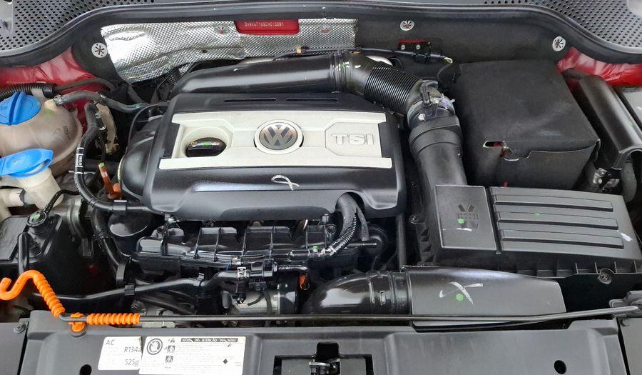 Volkswagen Beetle 2.0 TURBO DSG Hatchback 2012
