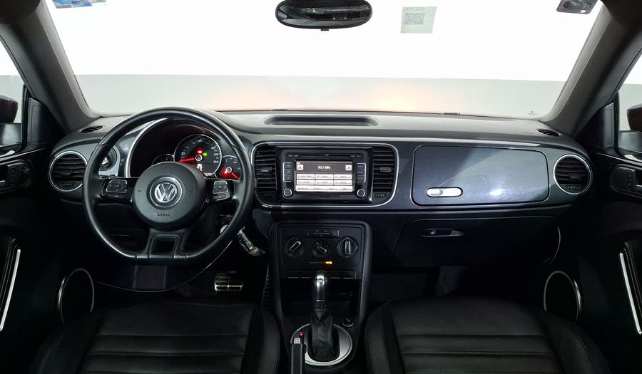 Volkswagen Beetle 2.0 TURBO DSG Hatchback 2012