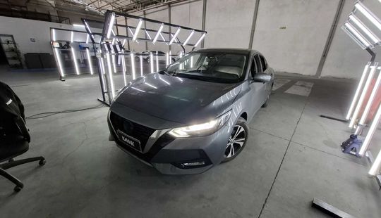 Nissan • Sentra