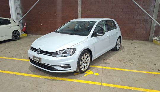 Volkswagen • Golf