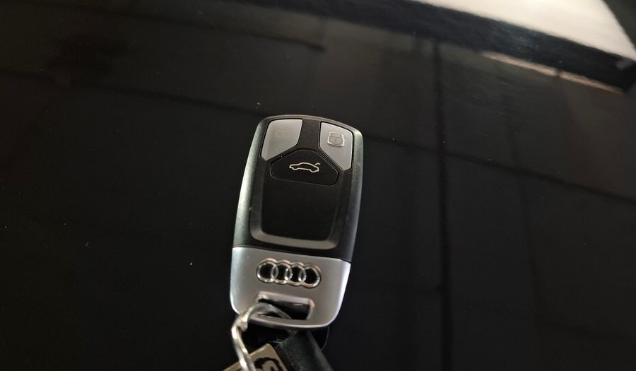 Audi A4 2.0 TFSI S TRONIC FRONT 190CV Sedan 2019