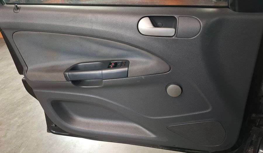 Volkswagen Gol Trend 1.6 PACK I Hatchback 2011