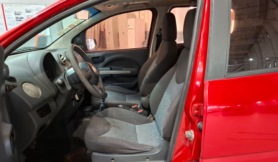 Fiat Uno 1.4 8V ATTRACTIVE 5P Hatchback 2012