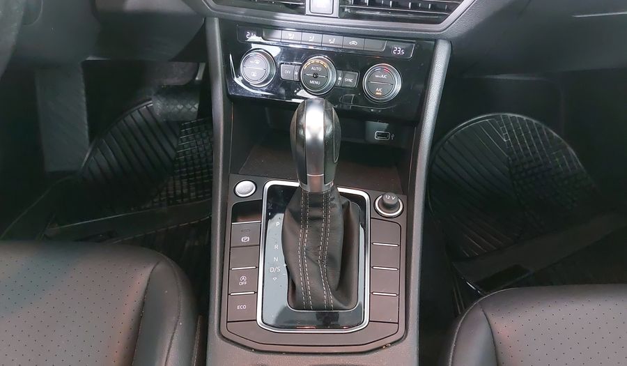 Volkswagen Jetta 1.4 R-LINE AUTO Sedan 2019