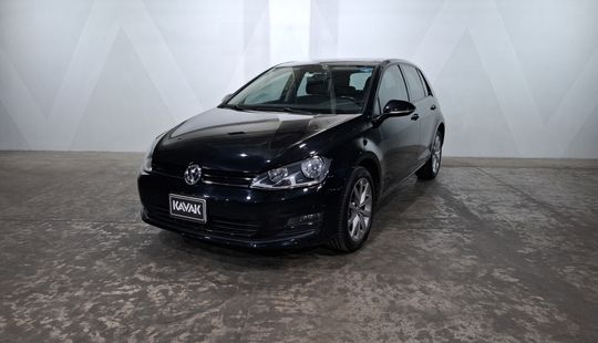 Volkswagen • Golf