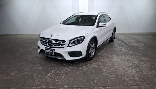 Mercedes Benz • Clase GLA
