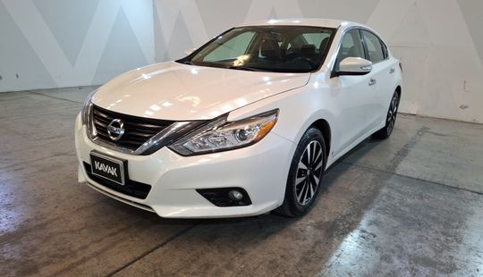 Nissan • Altima