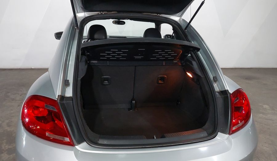 Volkswagen Beetle 2.5 SPORT PAQUETE BASICO TIPTRONIC Hatchback 2015