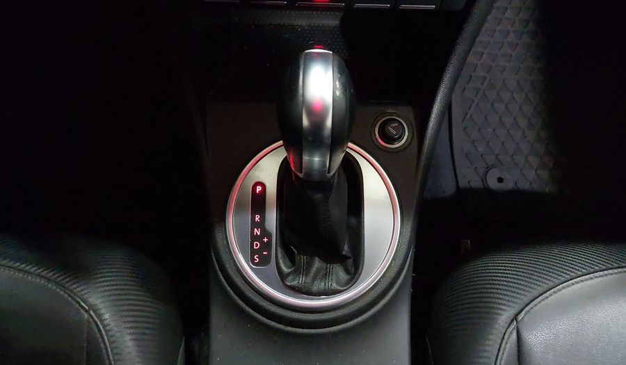 Volkswagen Beetle 2.5 SPORT PAQUETE BASICO TIPTRONIC Hatchback 2015