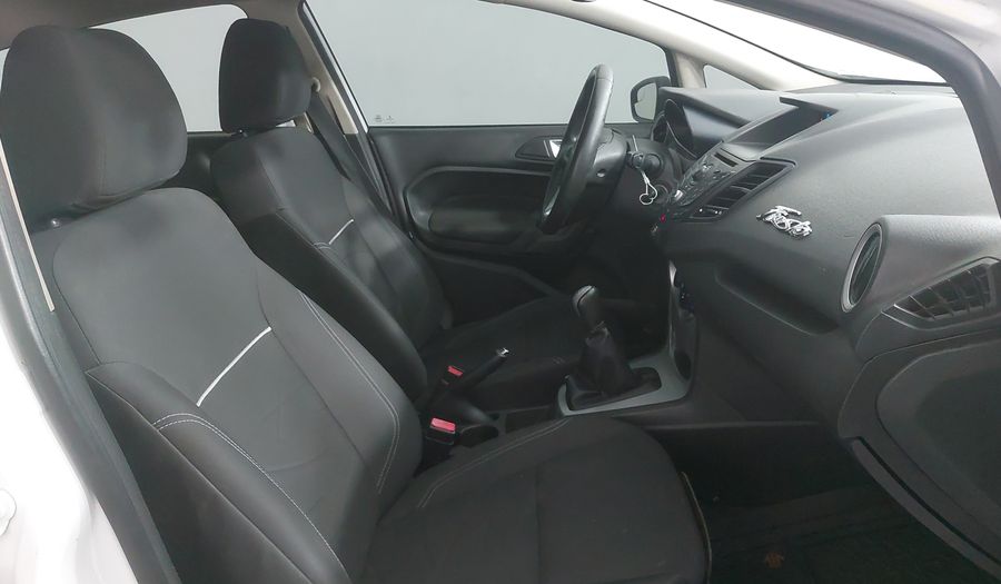 Ford Fiesta 1.6 SE MT Hatchback 2014