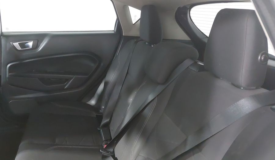 Ford Fiesta 1.6 SE MT Hatchback 2014