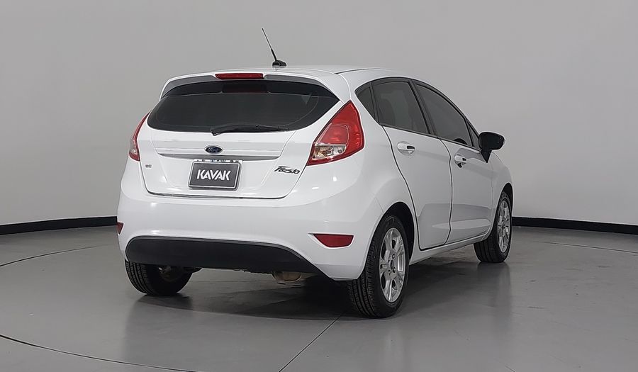 Ford Fiesta 1.6 SE MT Hatchback 2014