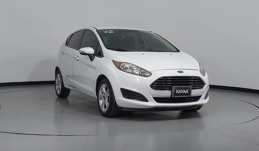 Ford Fiesta 1.6 SE MT Hatchback 2014