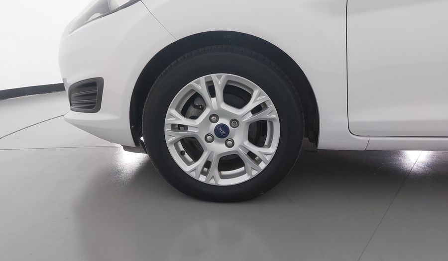 Ford Fiesta 1.6 SE MT Hatchback 2014