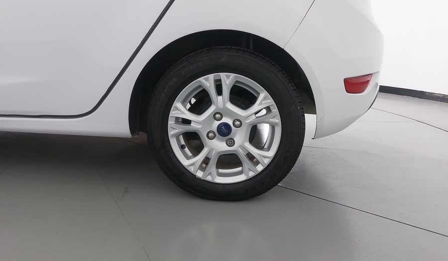 Ford Fiesta 1.6 SE MT Hatchback 2014