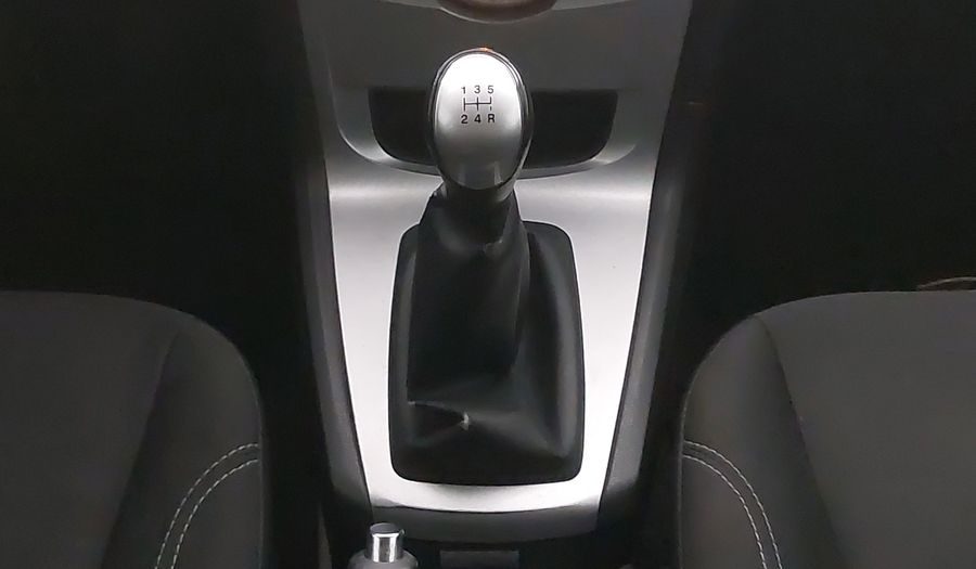Ford Fiesta 1.6 SE MT Hatchback 2014