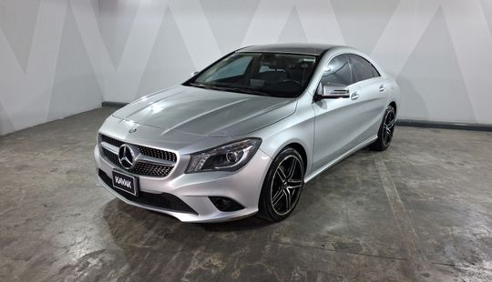 Mercedes Benz • Clase CLA