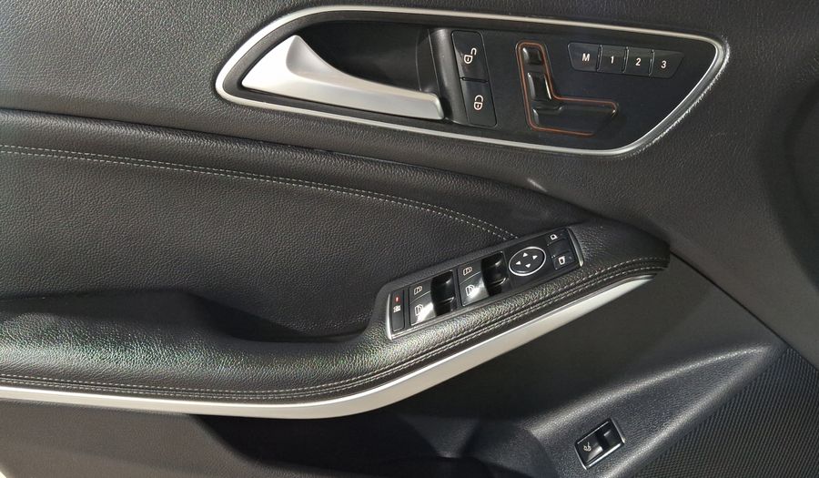 Mercedes Benz Clase Cla 1.6 CLA 200 CGI SPORT AT Coupe 2016