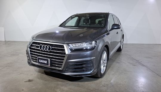 Audi • Q7