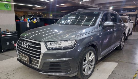 Audi • Q7