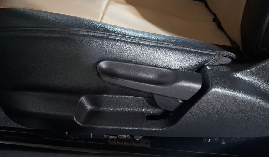 Volkswagen Beetle 2.5 COAST AUTO Hatchback 2018