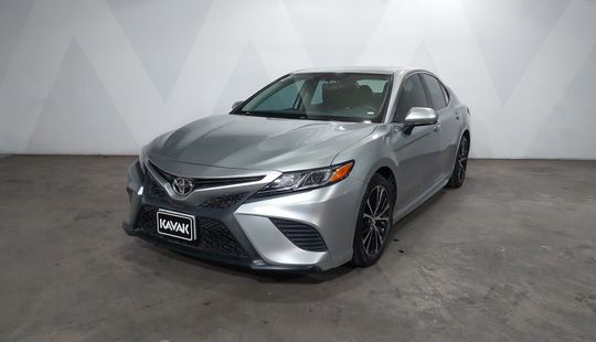 Toyota • Camry