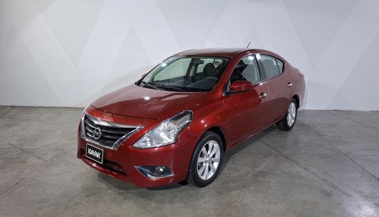 Nissan • Versa