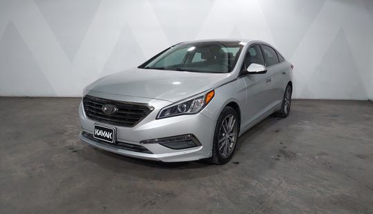 Hyundai • Sonata