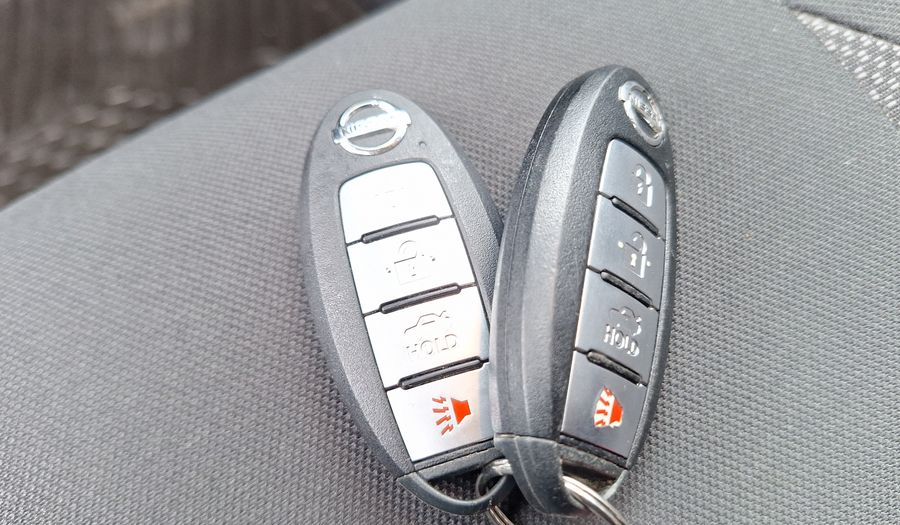 Nissan Versa 1.6 SENSE Sedan 2020