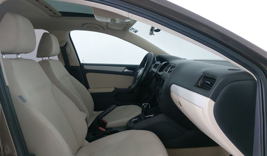 Volkswagen Jetta 2.5 TRENDLINE TIPTRONIC Sedan 2015