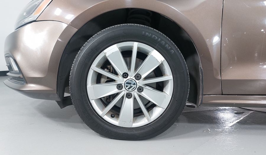 Volkswagen Jetta 2.5 TRENDLINE TIPTRONIC Sedan 2015