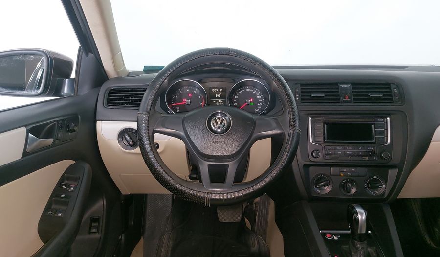 Volkswagen Jetta 2.5 TRENDLINE TIPTRONIC Sedan 2015