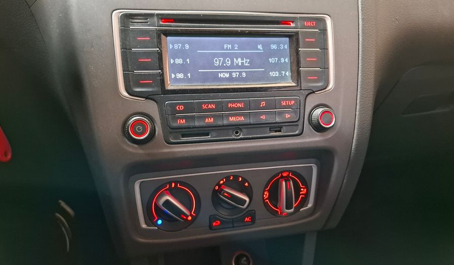Volkswagen Fox 1.6 COMFORTLINE Hatchback 2013