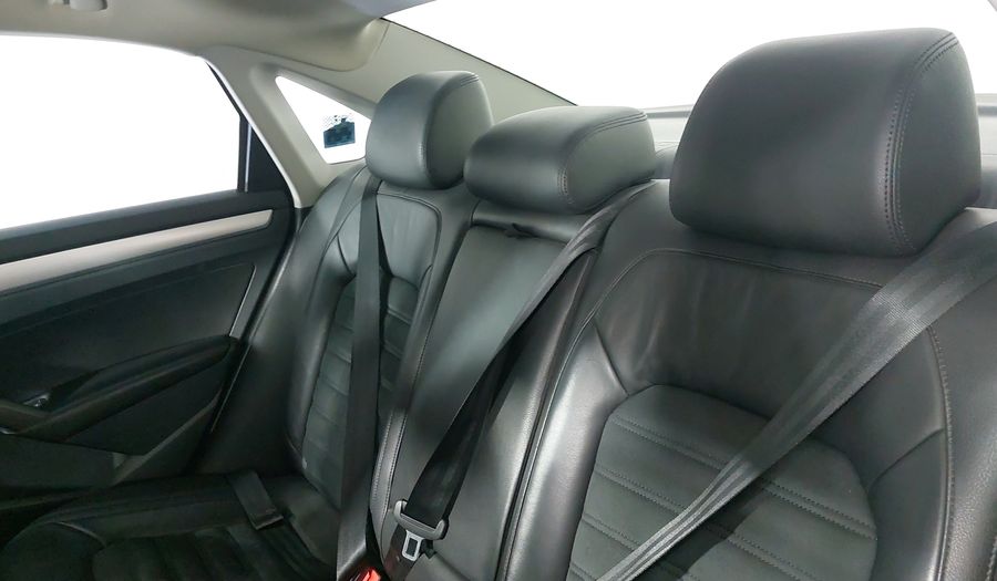 Volkswagen Passat 2.5 SPORTLINE TIPTRONIC Sedan 2013