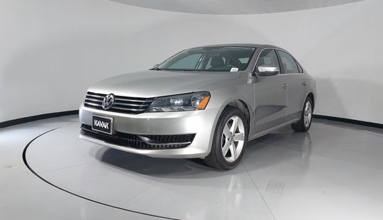 Volkswagen • Passat