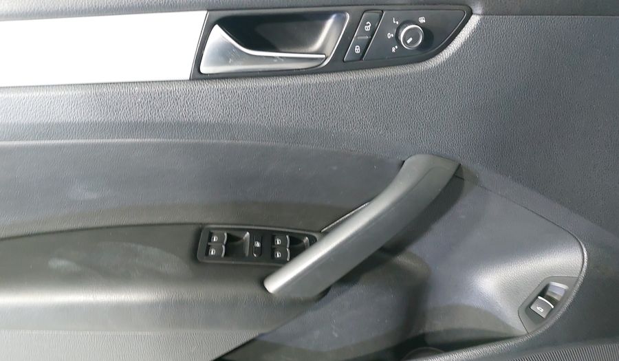 Volkswagen Passat 2.5 SPORTLINE TIPTRONIC Sedan 2013