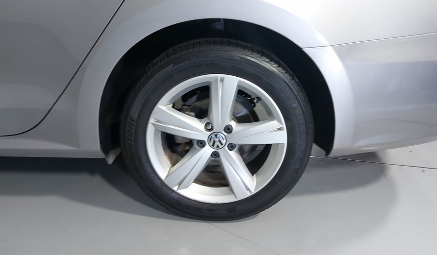 Volkswagen Passat 2.5 SPORTLINE TIPTRONIC Sedan 2013