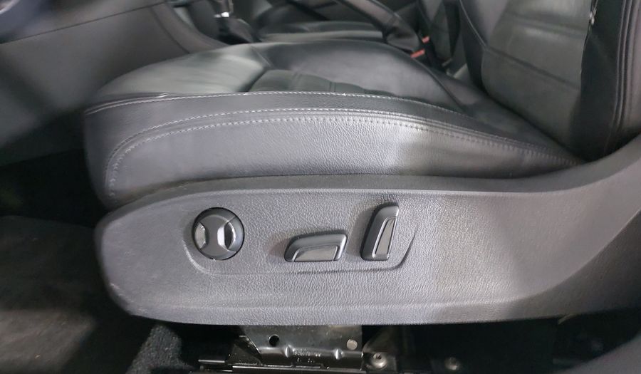 Volkswagen Passat 2.5 SPORTLINE TIPTRONIC Sedan 2013
