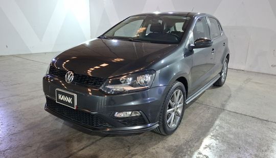 Volkswagen • Polo