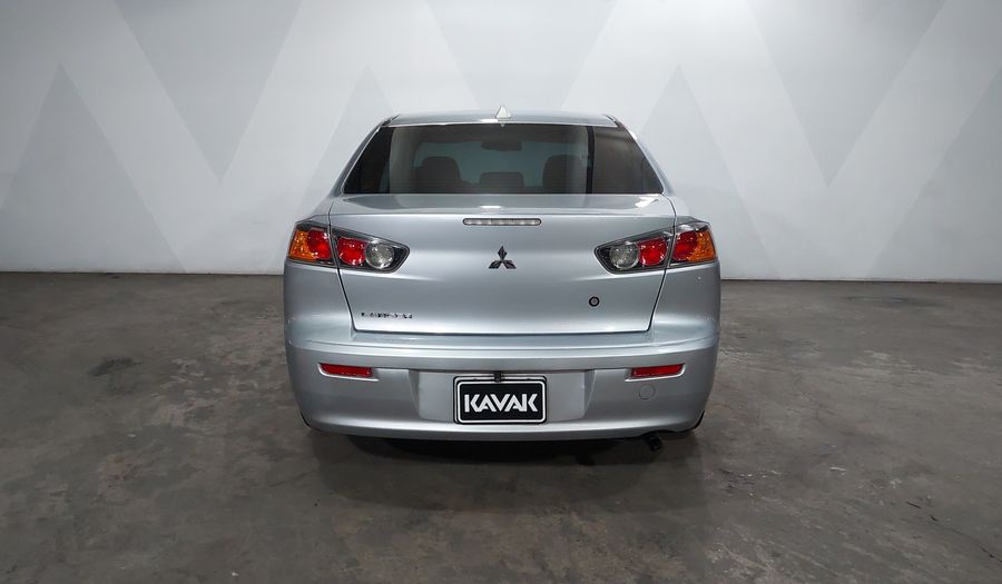 Mitsubishi Lancer 2.0 DE ABS & AC Sedan 2015