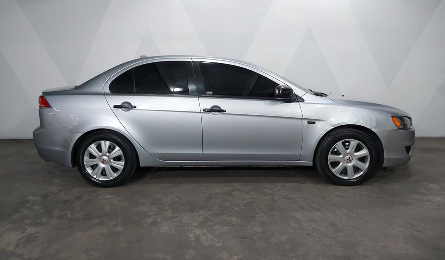 Mitsubishi Lancer 2.0 DE ABS & AC Sedan 2015