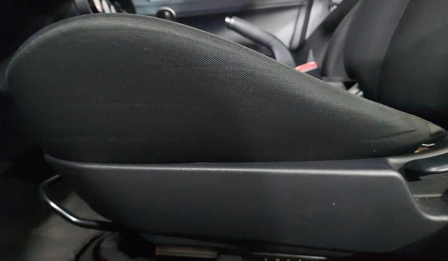 Mitsubishi Lancer 2.0 DE ABS & AC Sedan 2015