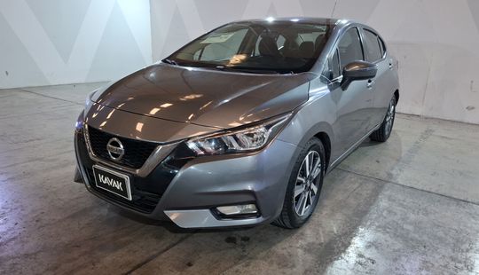 Nissan • Versa